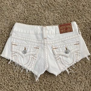 White True Religion shorts. Size 24.